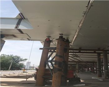 海拉爾高架橋，頂橋施工中